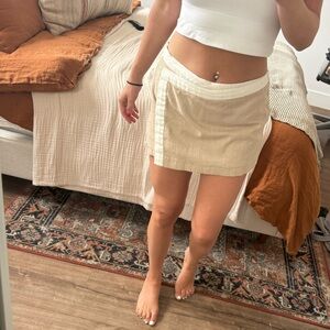 Abercrombie & Fitch Beige and Cream Skork